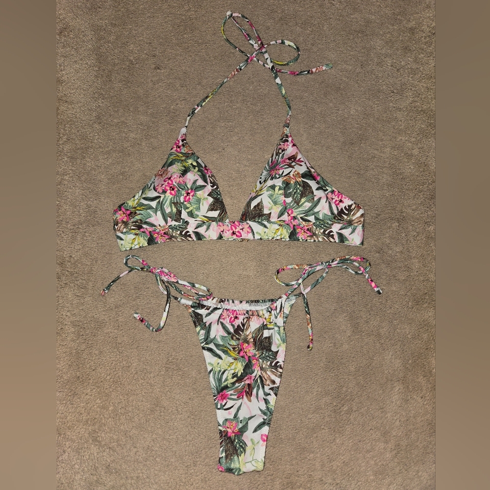 NWOT VICTORIA SECRET FLORAL BIKINI SIZE SMALL & TOP IS MEDIUM